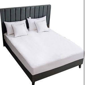 Royberry Mattress Protector ,Waterproof Silky Smooth Ultra Soft Deep Pocket